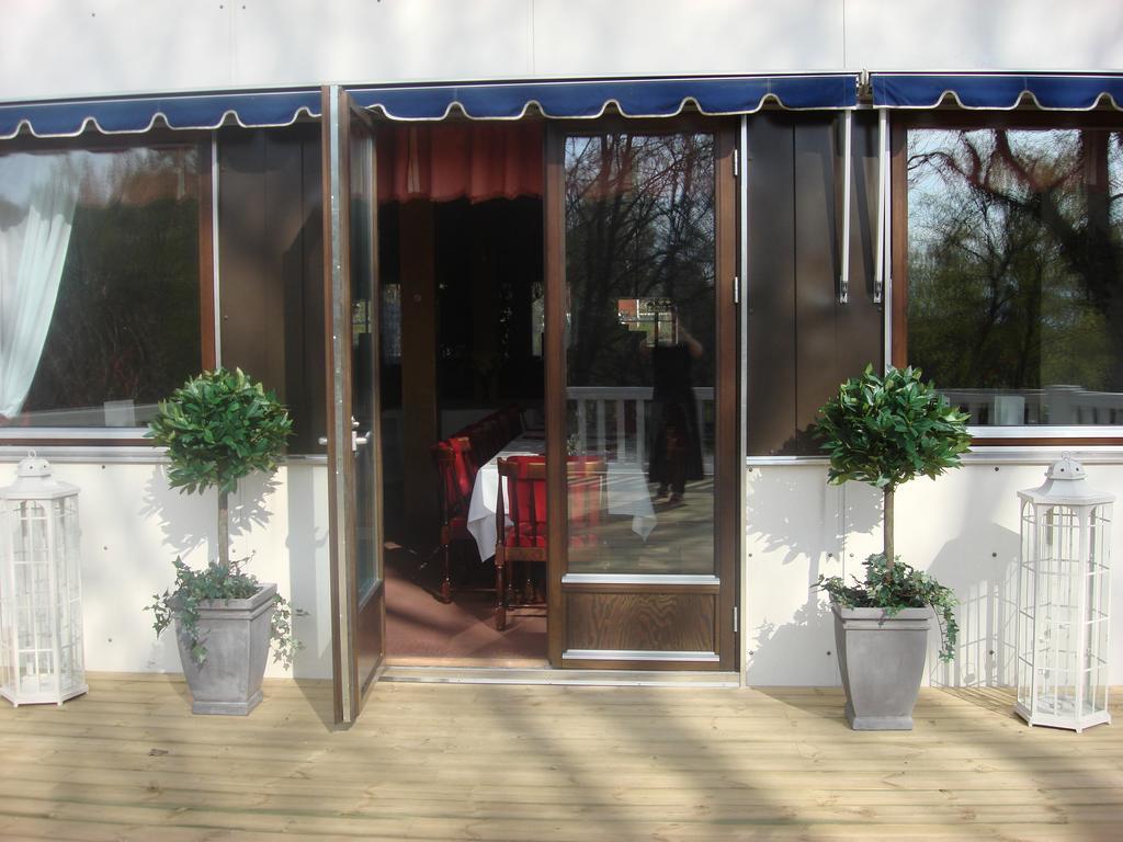 Eckeroe Hotell & Restaurang Ngoại thất bức ảnh